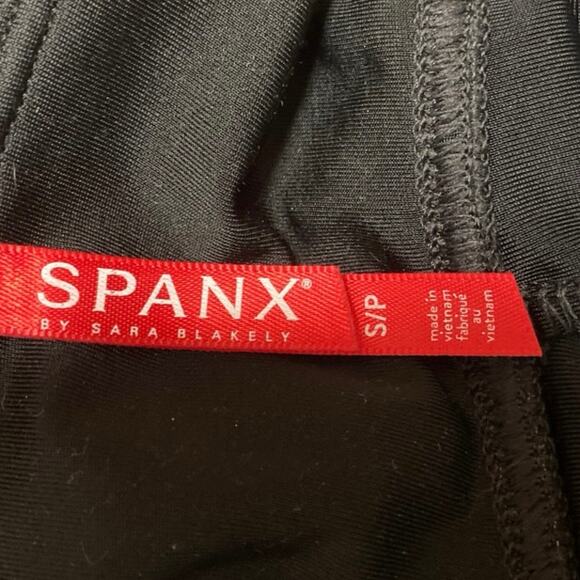 Spanx Black Faux Leather Mid Rise Skinny Fitness Workout Gym Leggings Pants Sz S - Picture 4 of 5